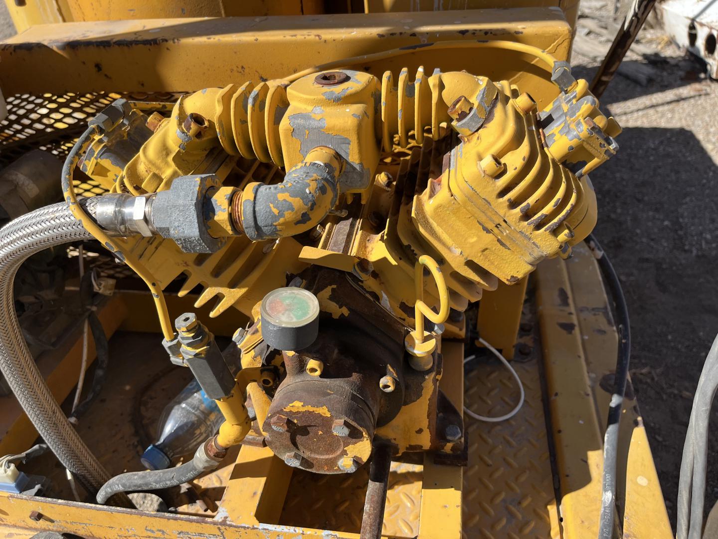 ./imagenes/INVOICE/2019/17420/PINTA RAYAS TAYLOR-DUNN D6-60 (21).JPG